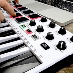 akai-mpk-mini-mk2-midi-keyboards-white204