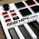 akai-mpk-mini-mk2-midi-keyboards-white203