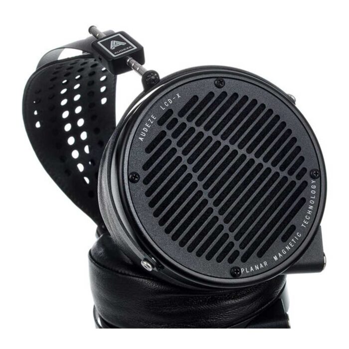 Audeze-LCD-X-with-Case-Side