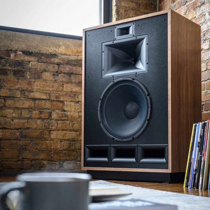 Klipsch_Cornwall_IV_in-acorner